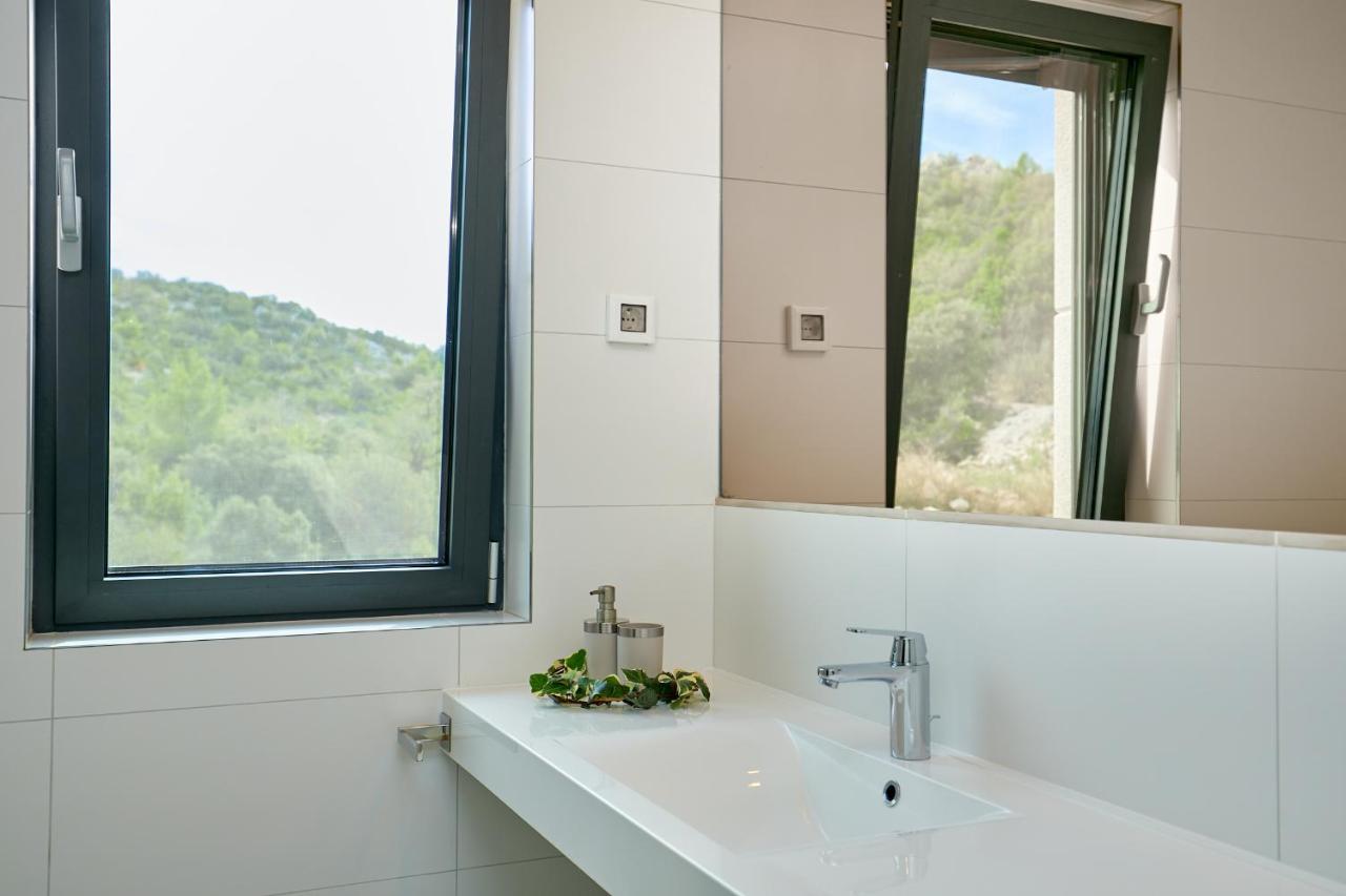 Hedera Estate, Villa Hedera XV スラノ エクステリア 写真