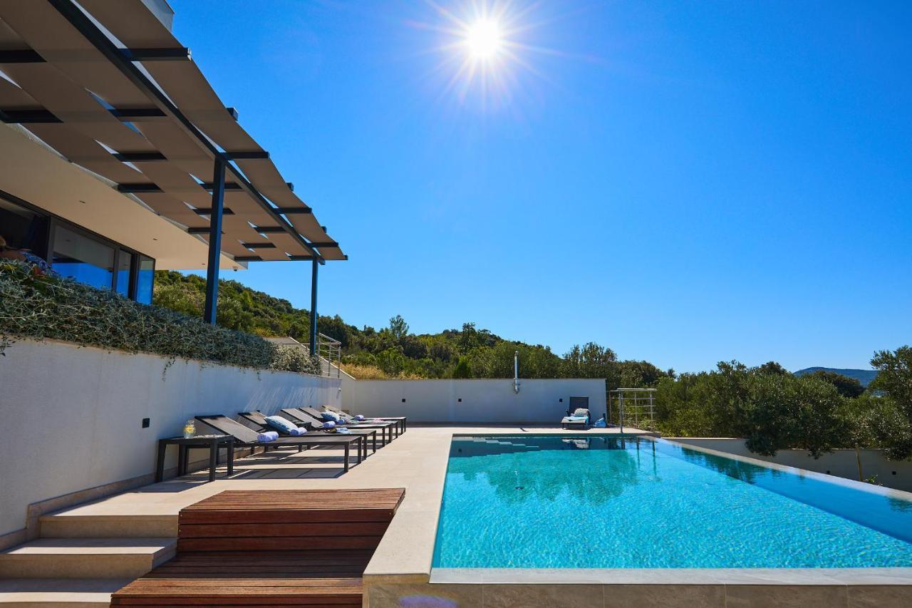Hedera Estate, Villa Hedera XV スラノ エクステリア 写真