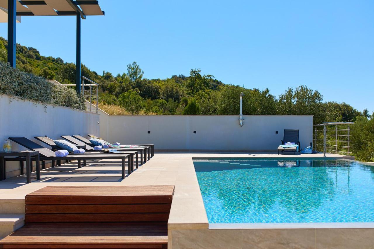 Hedera Estate, Villa Hedera XV スラノ エクステリア 写真