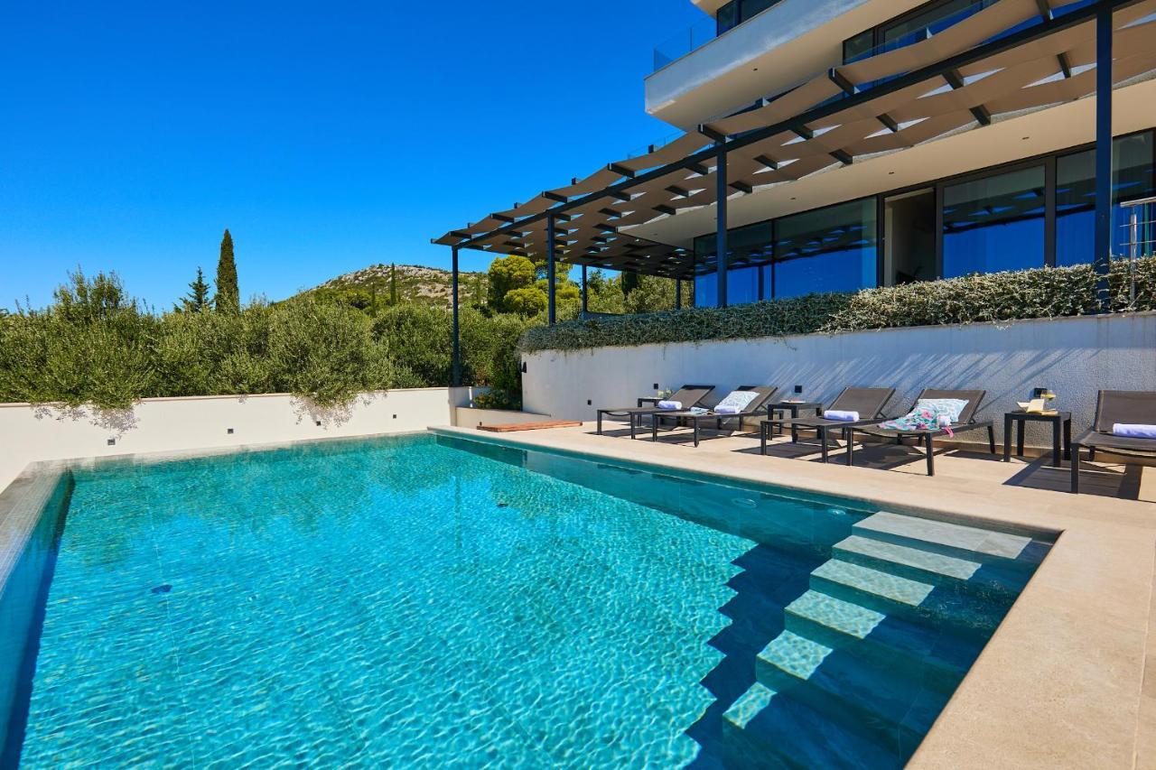 Hedera Estate, Villa Hedera XV スラノ エクステリア 写真