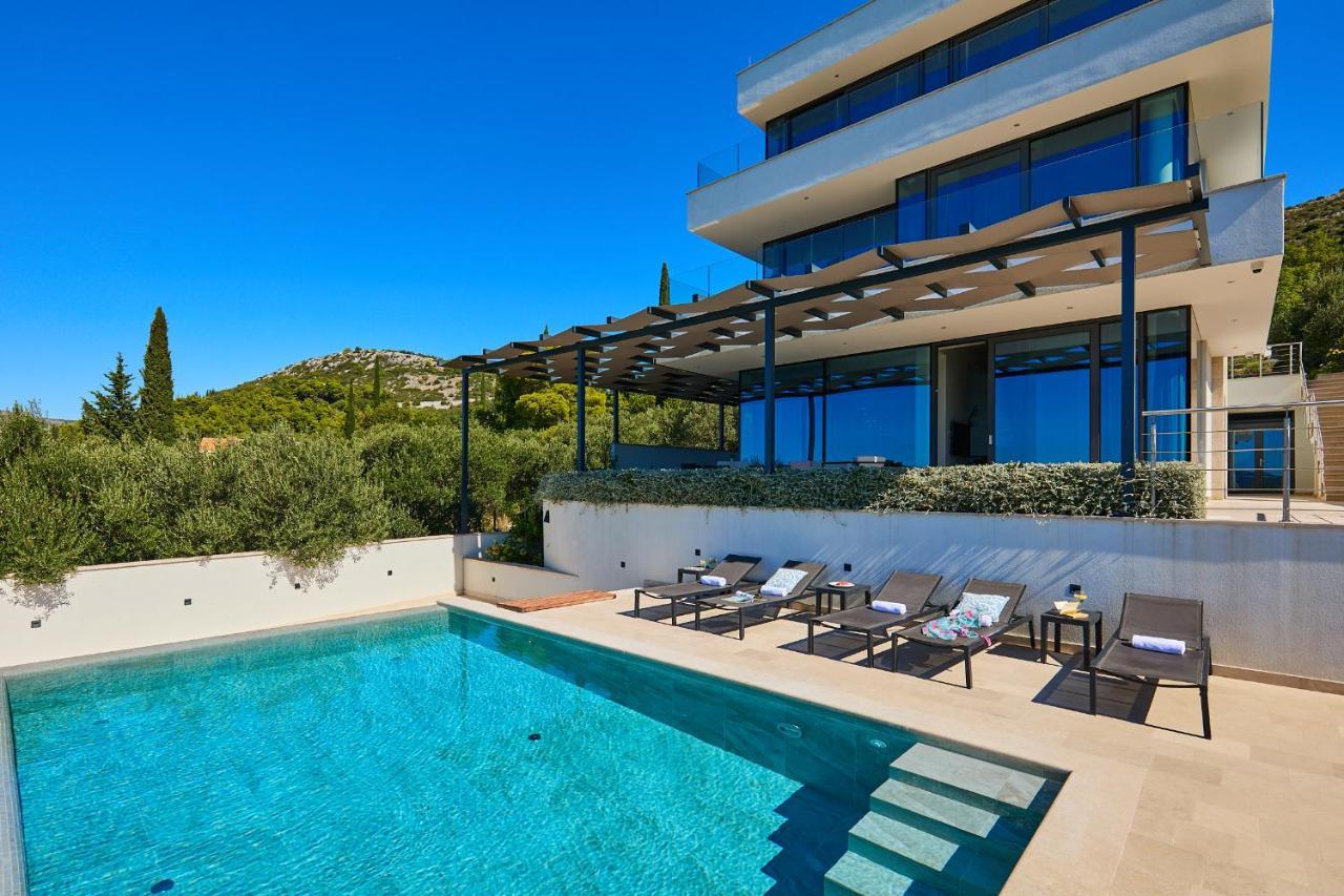 Hedera Estate, Villa Hedera XV スラノ エクステリア 写真